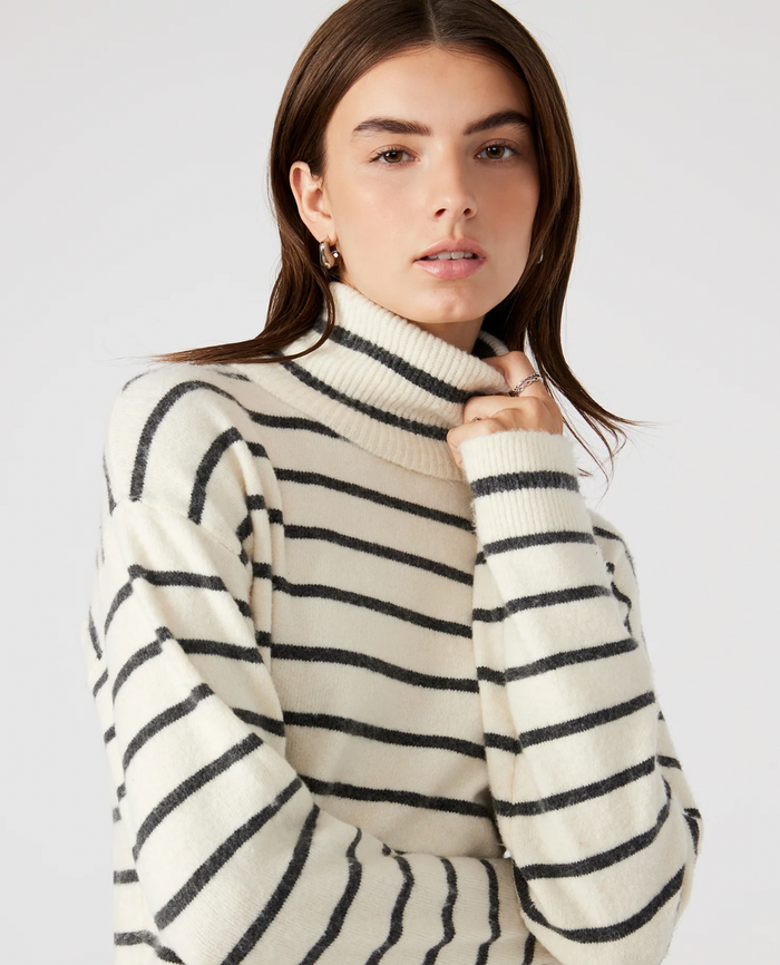 Narsha Sweater Turtleneck Sweater Top by Steve Madden