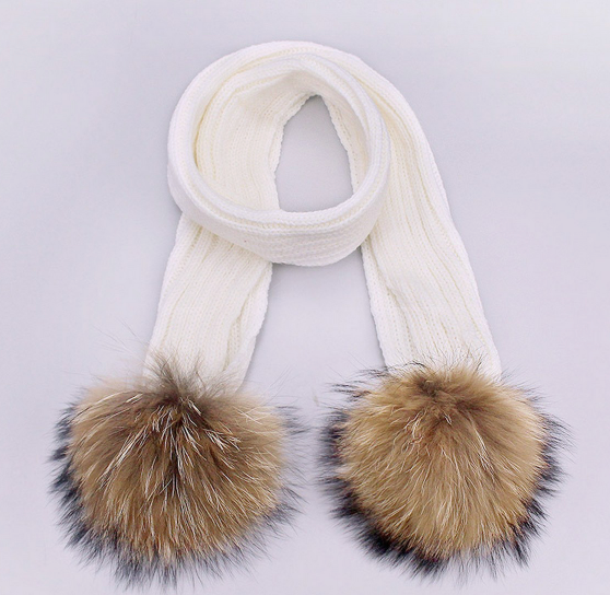 Winter scarf with Poms
